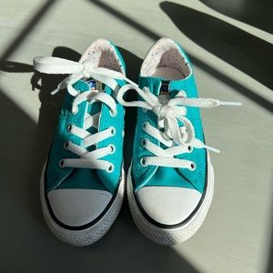 EUC toddler teal converse sneakers